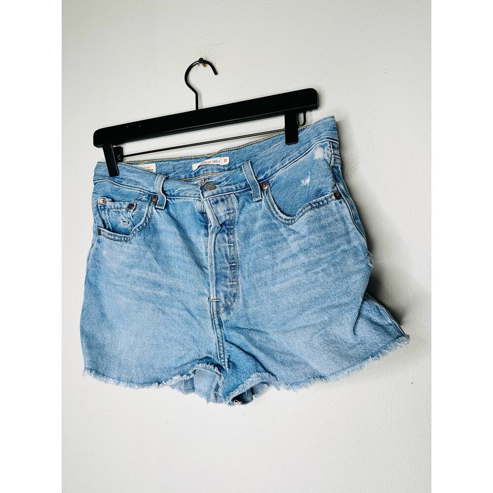 LEVIS Light Wash Ribcage Shorts Five Button Fly Distressed Hemline Shorts 31 - Picture 3 of 11